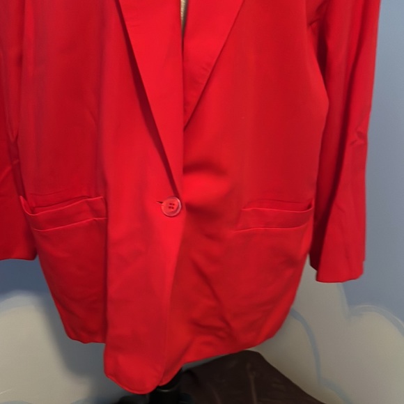 Alfred Dunner Women’s red one button blazer, size 16P, $15 - Picture 3 of 7